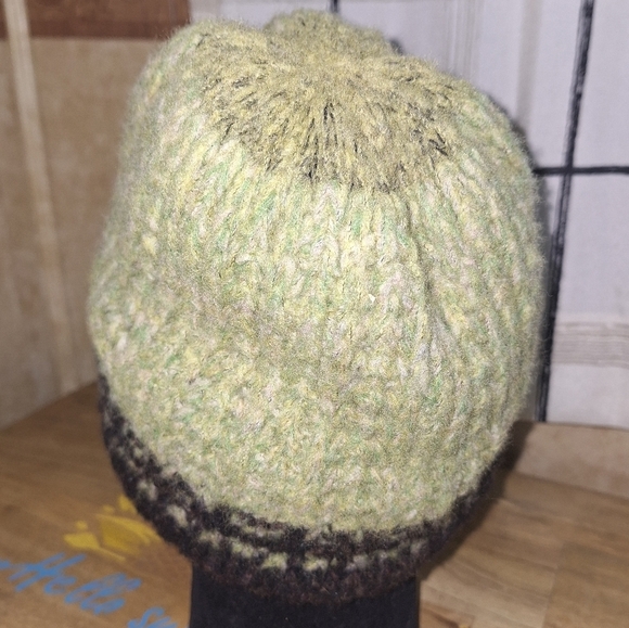 Dohm Merino Wool Blend Knit Beanie Hat In Light Green And Black. OSFM - Picture 4 of 7